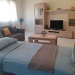 Appartement Nr41 - Village Centre - Steps From The Sea, Restaurants, Shops And Amenities *