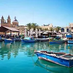 Appartement Nr41 - Village Centre - Steps From The Sea, Restaurants, Shops And Amenities