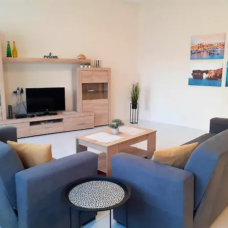 Nr41 - Close To Village Centre, Promenade, Shops & Restaurants *