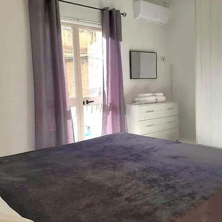 Nr41 - Close To Village Centre, Promenade, Shops & Restaurants