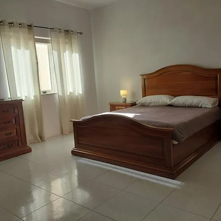 Nr41 - Close To Village Centre, Promenade, Shops & Restaurants