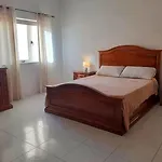 Nr41 - Village Centre - Steps From The Sea, Restaurants, Shops And Amenities 아파트
