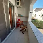 Nr41 - Village Centre - Steps From The Sea, Restaurants, Shops And Amenities 아파트 마르사실로크