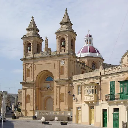 Apartment Nr41 - Close To Village Centre, Promenade, Shops & Restaurants