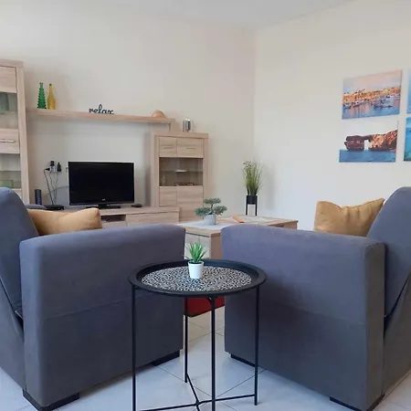 아파트 Nr41 - Village Centre - Steps From The Sea, Restaurants, Shops And Amenities 마르사실로크