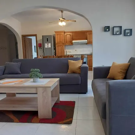 Nr41 - Close To Village Centre, Promenade, Shops & Restaurants * Marsaxlokk