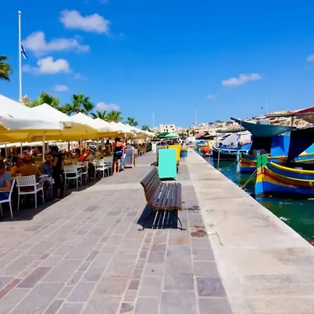 Nr41 - Village Centre - Steps From The Sea, Restaurants, Shops And Amenities Lejlighed