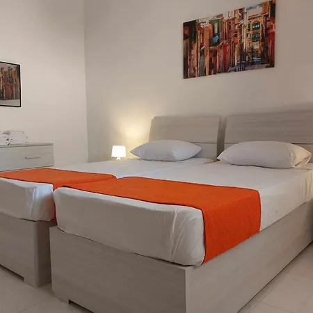 Nr41 - Close To Village Centre, Promenade, Shops & Restaurants Apartment