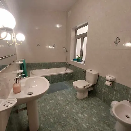 Apartment Nr41 - Close To Village Centre, Promenade, Shops & Restaurants *