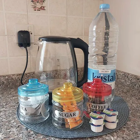 Nr41 - Close To Village Centre, Promenade, Shops & Restaurants *