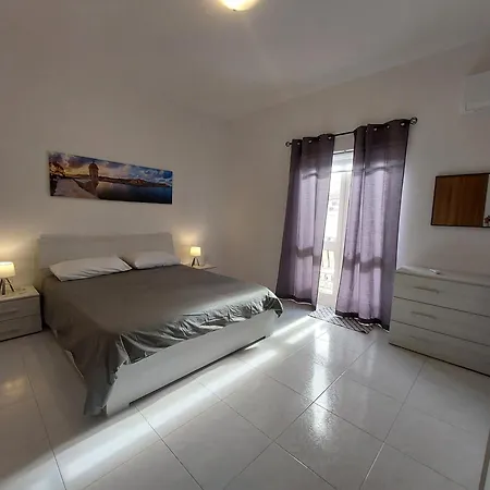 Nr41 - Close To Village Centre, Promenade, Shops & Restaurants *