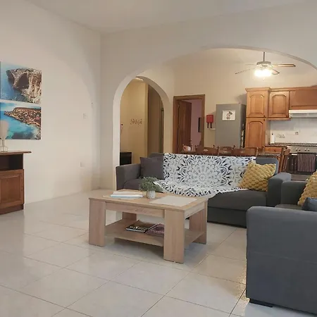 Nr41 - Village Centre - Steps From The Sea, Restaurants, Shops And Amenities Appartamento Marsaxlokk