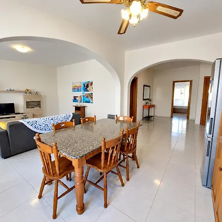 Apartamento Nr41 - Village Centre - Steps From The Sea, Restaurants, Shops And Amenities *