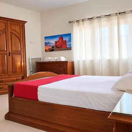 Nr41 - Village Centre - Steps From The Sea, Restaurants, Shops And Amenities *