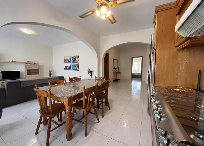 Nr41 - Close To Village Centre, Promenade, Shops & Restaurants Apartamento