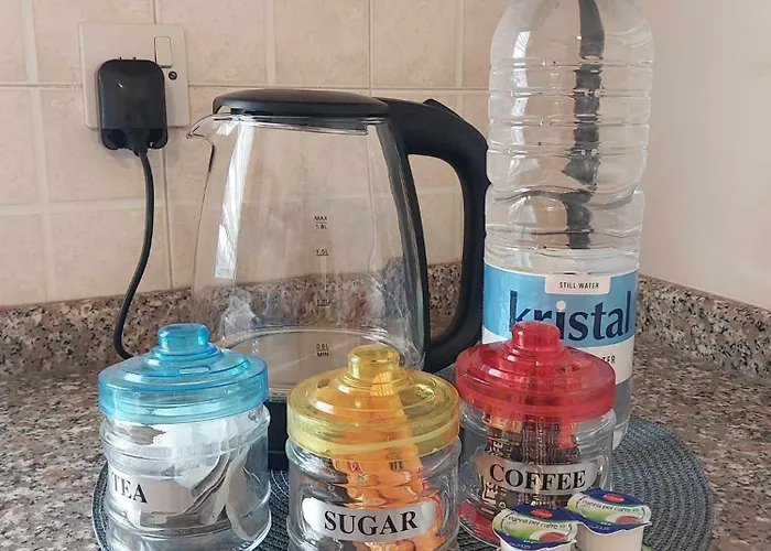 Nr41 - Close To Village Centre, Promenade, Shops & Restaurants *